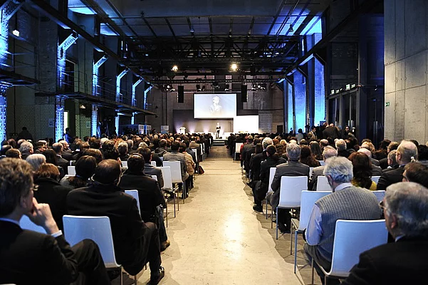 Spontanvortrag, Elevator Pitch Coaching, Sprechen vor großem Publikum Spontan eine Rede halte lernen und das Publikum emotional berühren durch exzellente Rhetorik